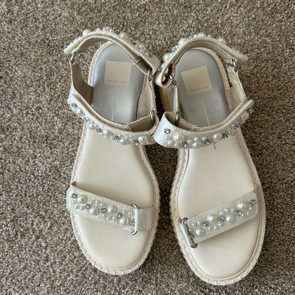 Dolce vita Debra Pearl platform sandals. Never worn, like new